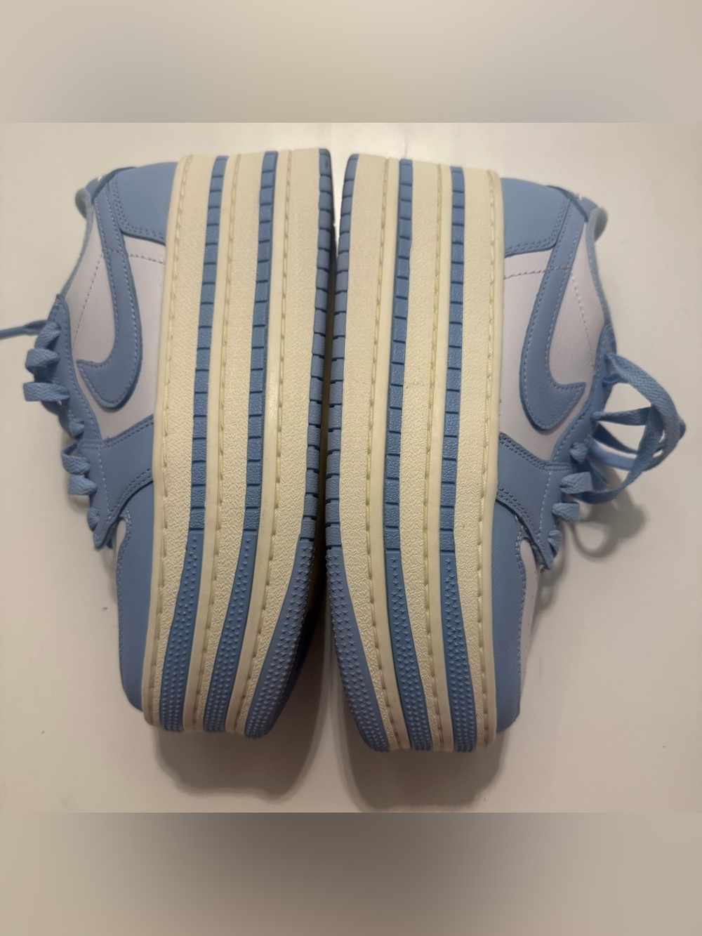 Nike Air Jordan 1 Women's Triple Stack sneakers - Picture 13 of 16